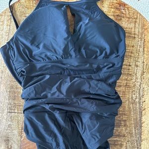 Ellen Tracy, women’s swimsuit size 14, black keyhole